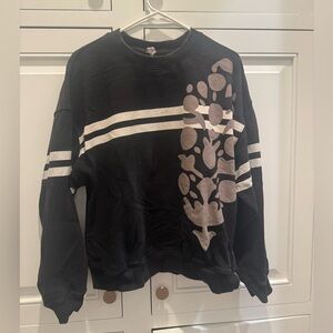 Women’s Free People Movement Crewneck sweatshirt with pockets. Size xs